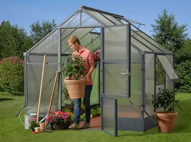 Billig KONIFERA Gewächshaus »"Genova" aus 6 mm Hohlkammerplatten aus UV-stabilisiertem Polycarbonat« mit hohem Bodenrahmen, Dachfenster, Regenrinne und Regenfallrohr
